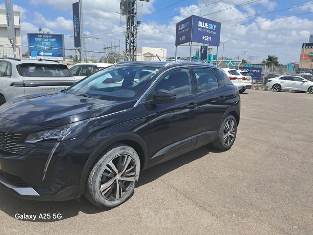 פיג'ו 3008