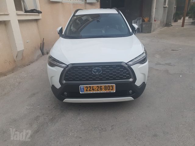 מודעת רכב טויוטה קורולה קרוס