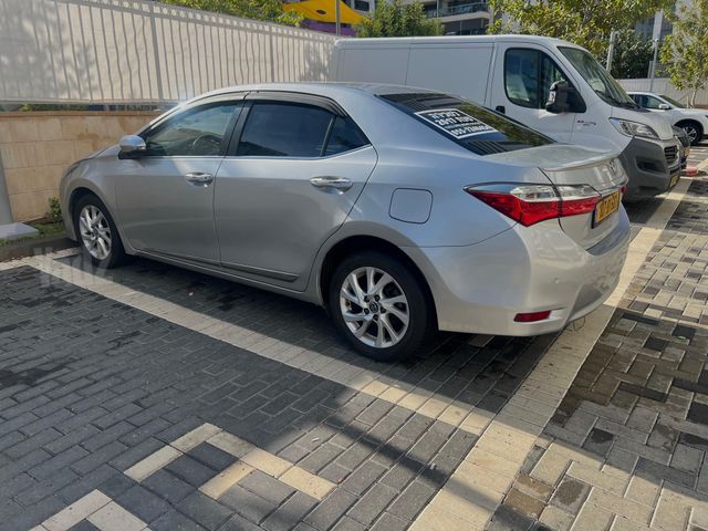 מודעת רכב טויוטה קורולה