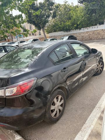 מודעת רכב מאזדה 3