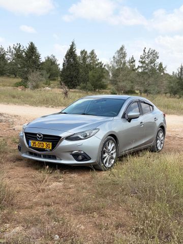 מודעת רכב מאזדה 3