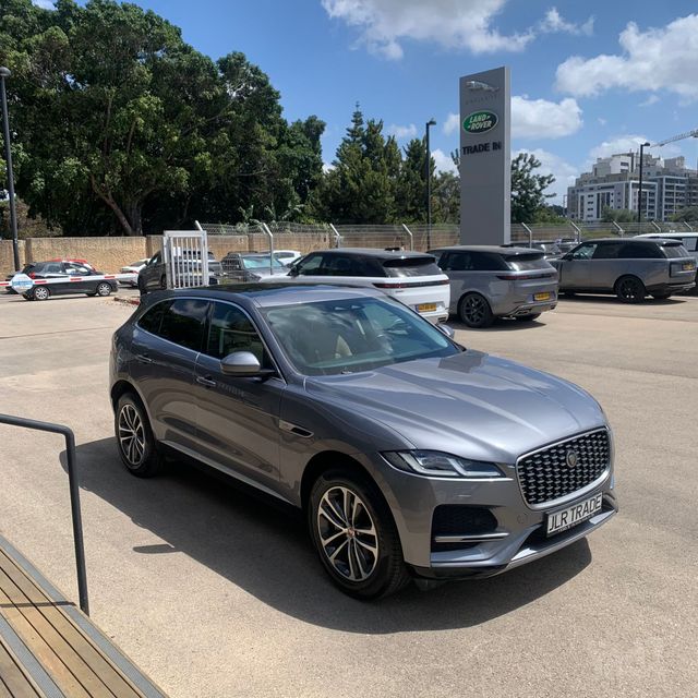 מודעת רכב יגואר F-Pace 2