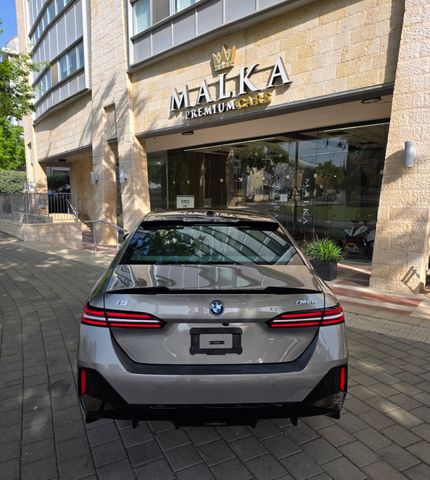ב מ וו I5