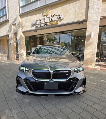 ב מ וו I5