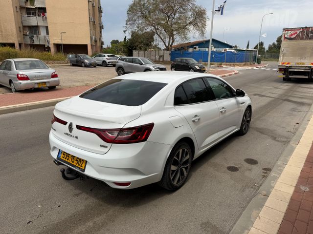 רנו מגאן