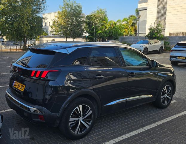 פיג'ו 3008
