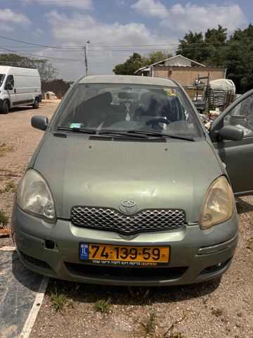 טויוטה יאריס