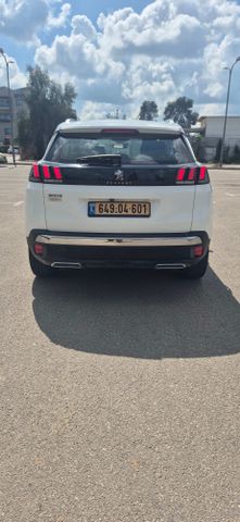 פיג'ו 3008