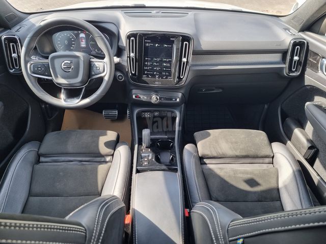 וולוו XC40