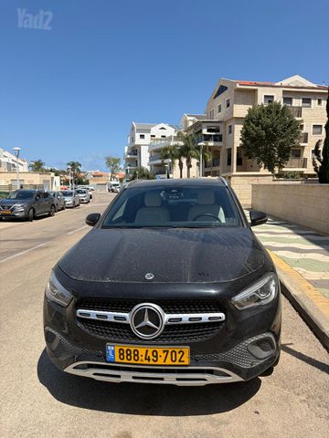 מודעת רכב מרצדס-בנץ GLA