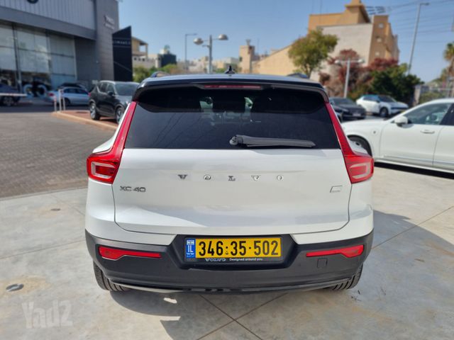 וולוו XC40