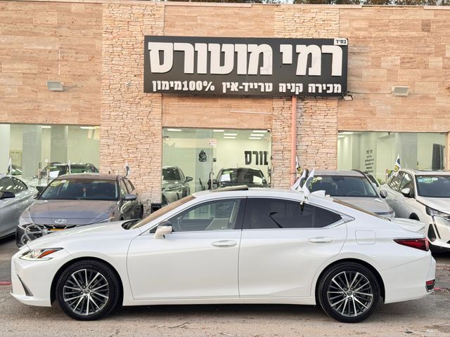 לקסוס ES