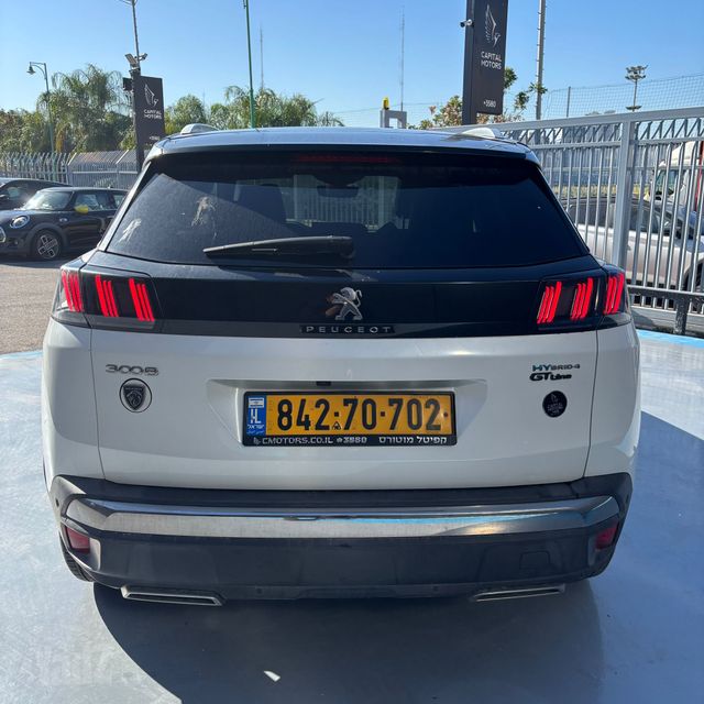פיג'ו 3008