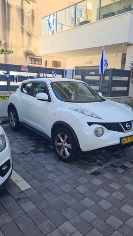 ניסאן ג'וק