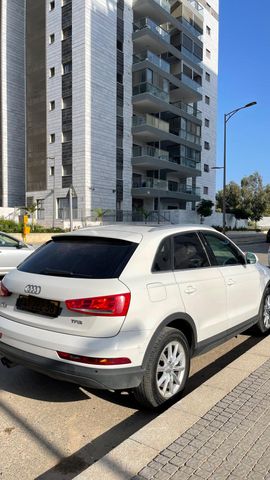 אאודי Q3
