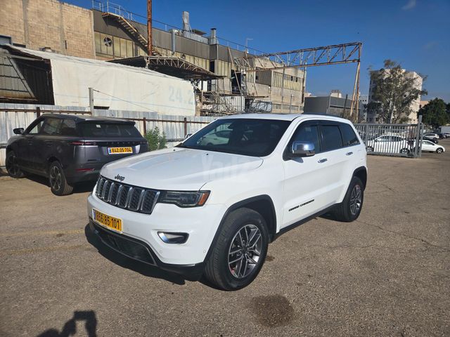 מודעת רכב ג'יפ גרנד צ'ירוקי