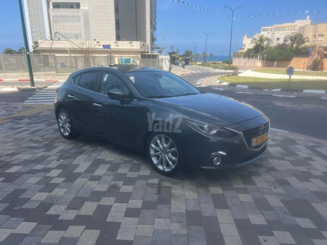 מודעת רכב מאזדה 3