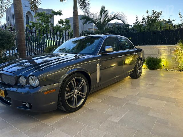 יגואר XJ