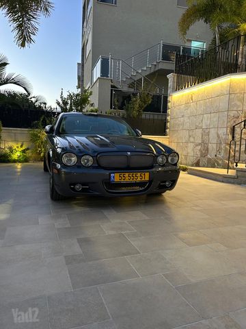 יגואר XJ