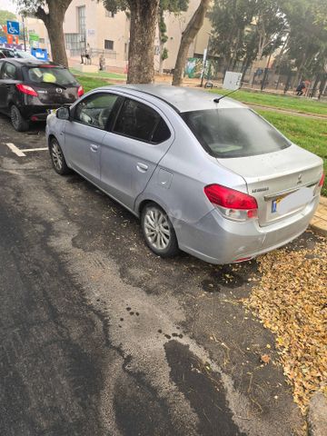 מיצובישי אטראז'