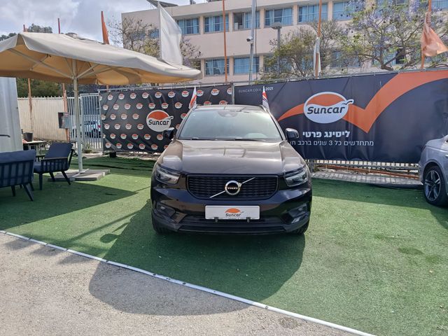 וולוו XC40
