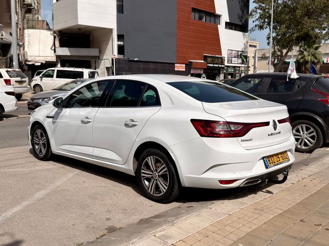 רנו מגאן