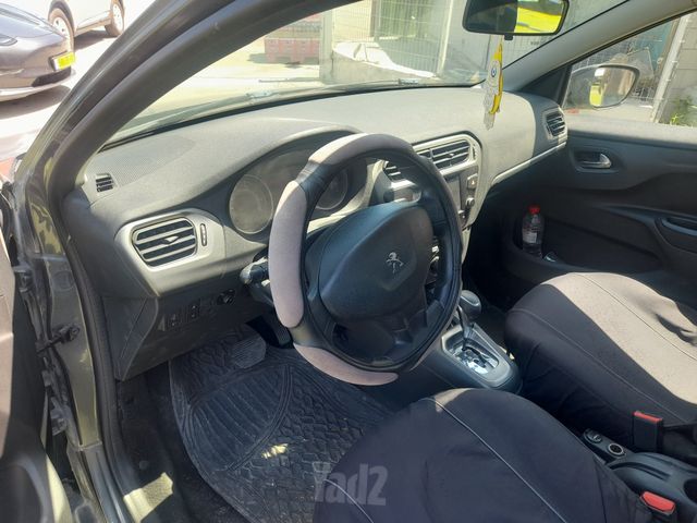 פיג'ו 301