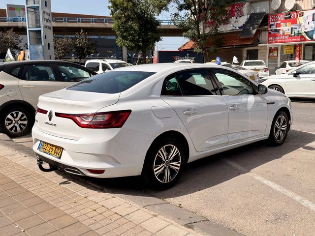 רנו מגאן