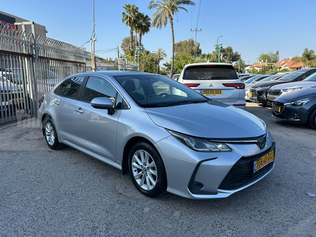 מודעת רכב טויוטה קורולה 1