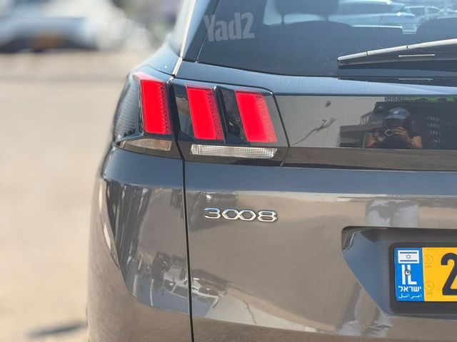 פיג'ו 3008