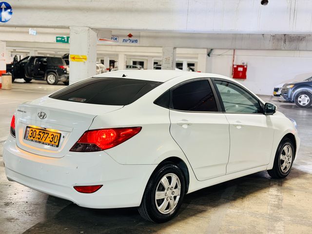 יונדאי אקסנט i25