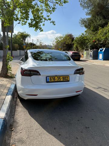מודעת רכב טסלה מודל 3