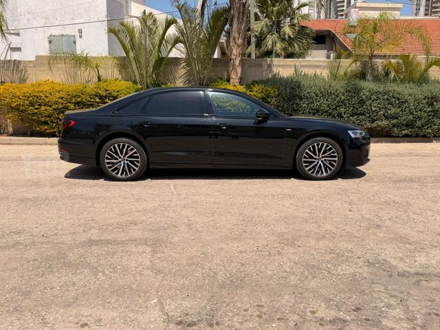 אאודי A8