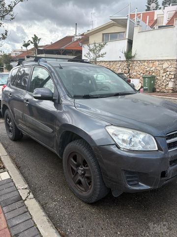 מודעת רכב טויוטה RAV4