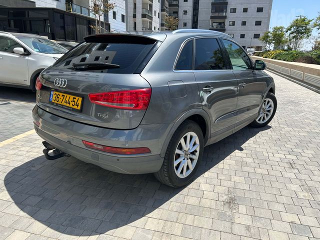 אאודי Q3