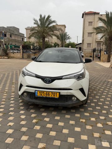 מודעת רכב טויוטה C-HR