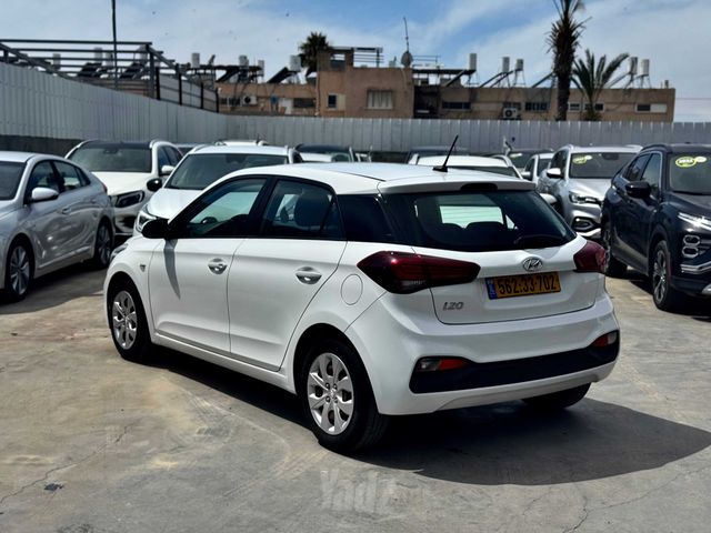 יונדאי i20