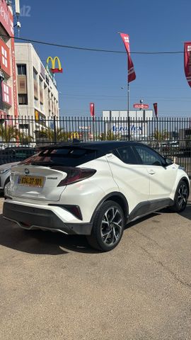 מודעת רכב טויוטה C-HR 2