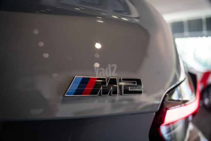 ב מ וו M2