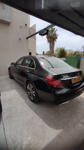 מודעת רכב מרצדס-בנץ C-class