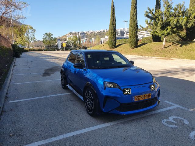 מודעת רכב אלפין A290