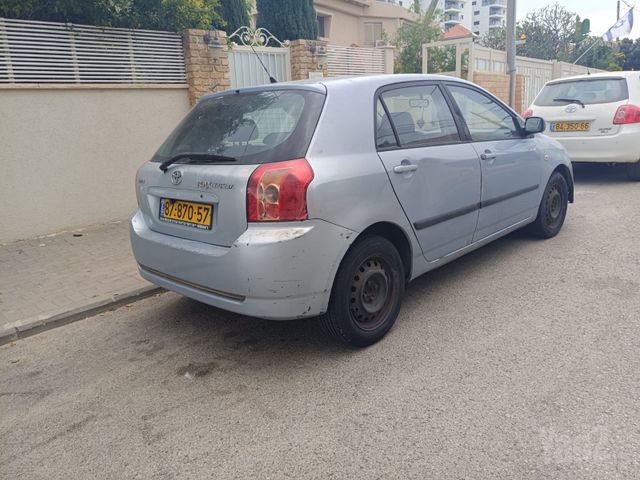 טויוטה קורולה