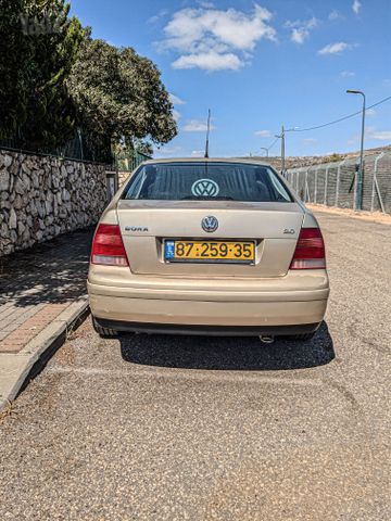פולקסווגן בורה