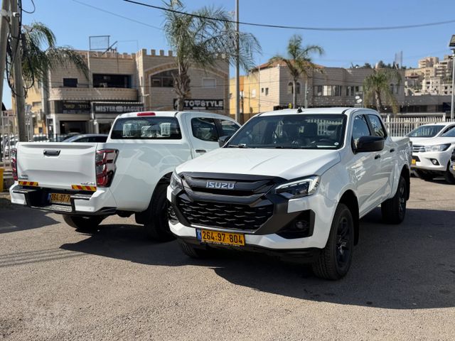 איסוזו די-מקס