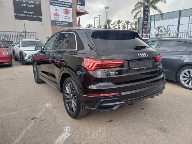 אאודי Q3