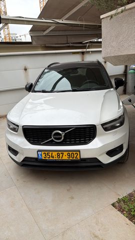 וולוו XC40