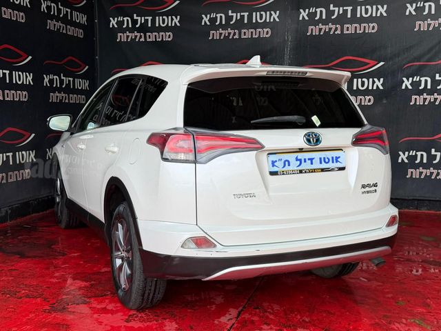 טויוטה RAV4