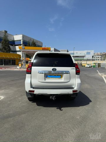 טויוטה לנד קרוזר