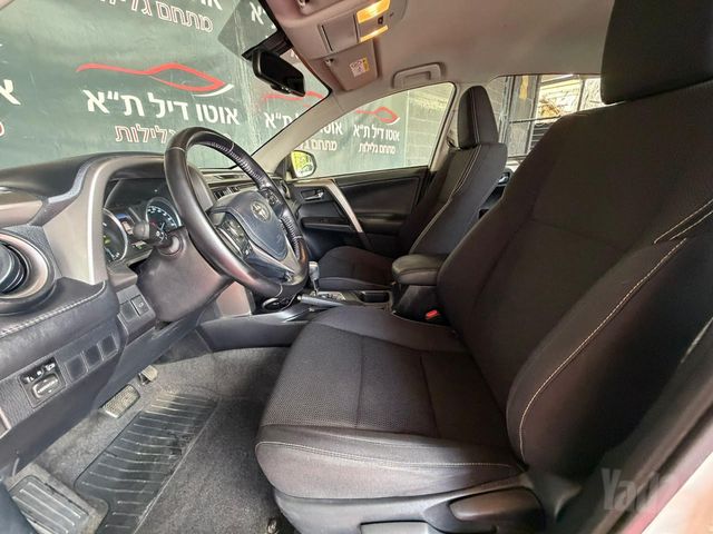 טויוטה RAV4