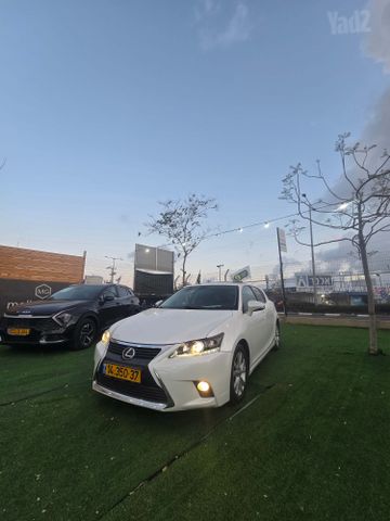 מודעת רכב לקסוס CT